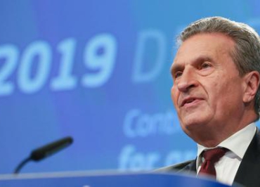 Oettinger deve lasciare