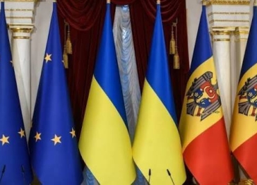 ENLARGEMENT, YES: BUT TO WHICH EUROPE?